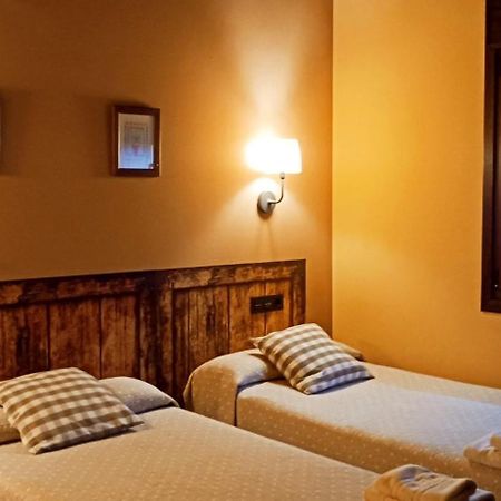Casas Rurales Entrecastanos Onís Екстериор снимка