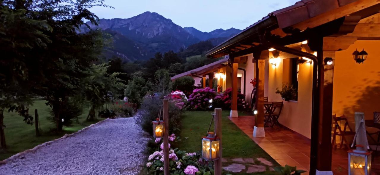 Casas Rurales Entrecastanos Onís Екстериор снимка