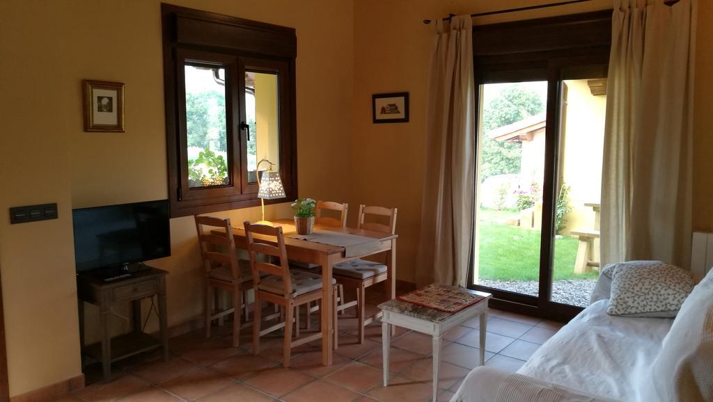 Casas Rurales Entrecastanos Onís Екстериор снимка