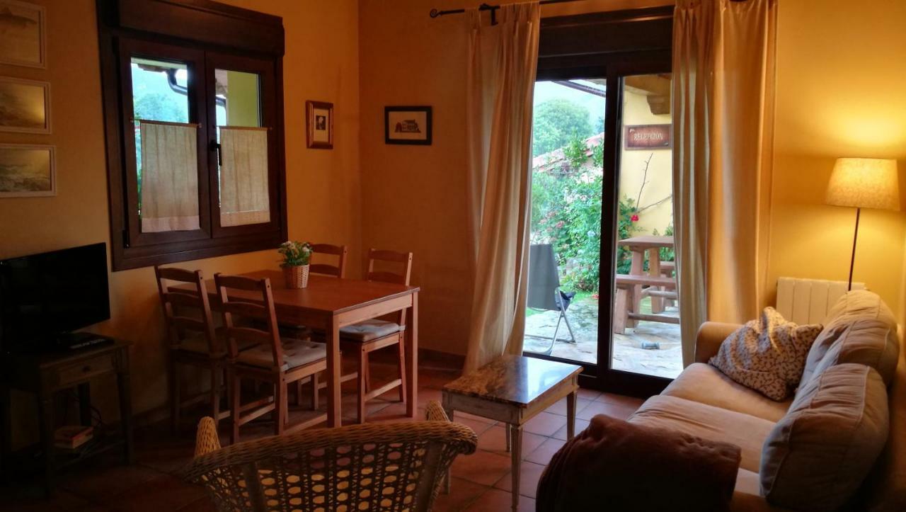 Casas Rurales Entrecastanos Onís Екстериор снимка